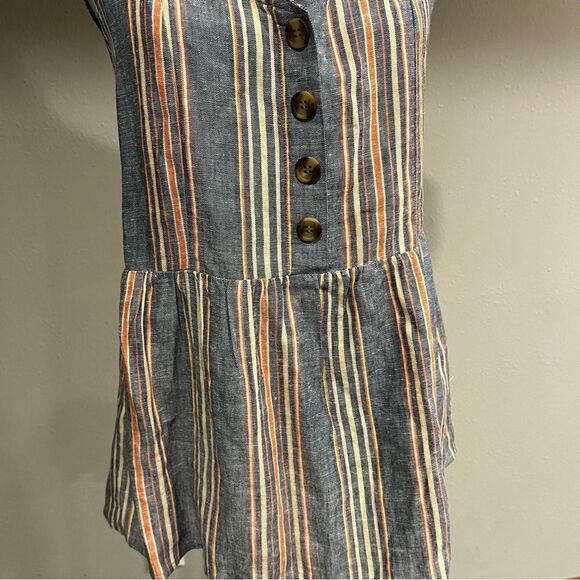 V-neck striped tank top with fake button closure - Picture 3 of 12